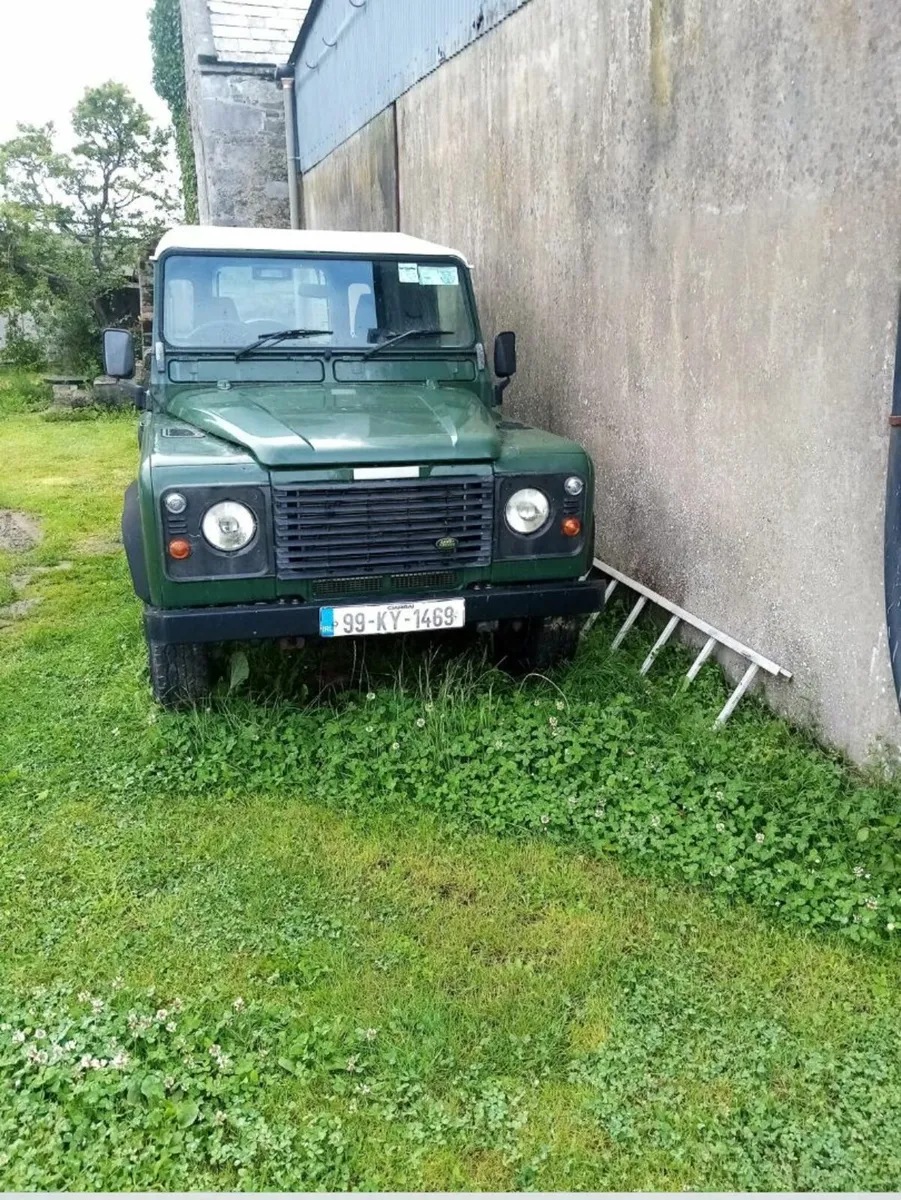 Land Rover Defender 1999 - Image 3