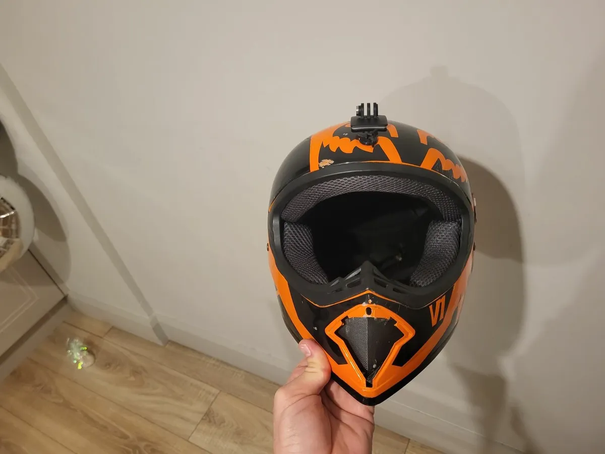 2 Kid's BMX MTB Helmets - Image 3