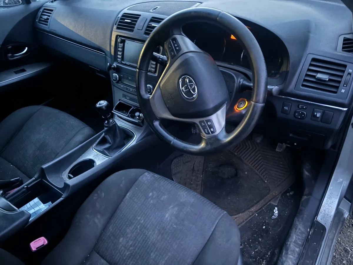 2010 Toyota Avensis 2.0 D4d - Image 3