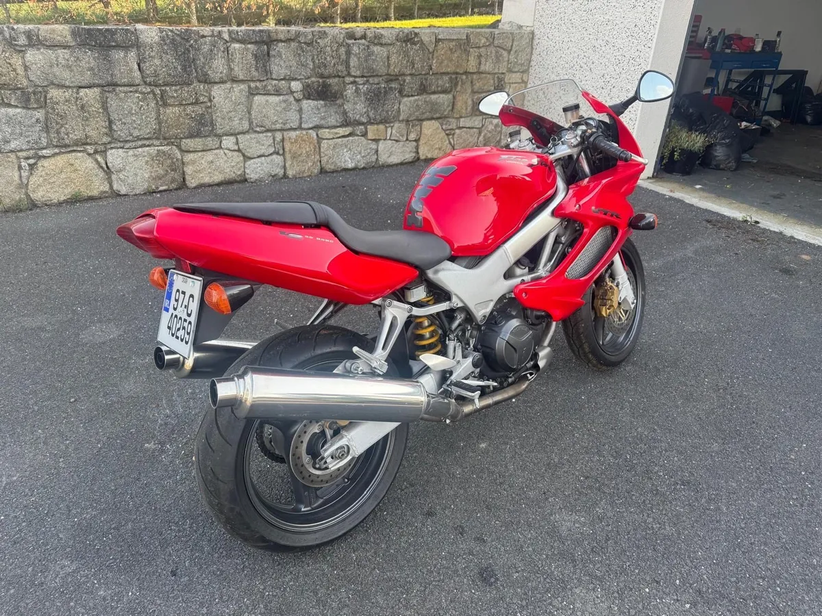 Honda VTR Firestorm 1000cc - Image 2