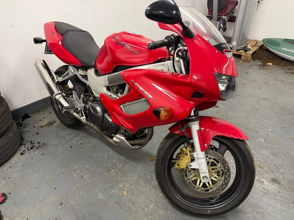 Honda VTR Firestorm 1000cc - Image 4