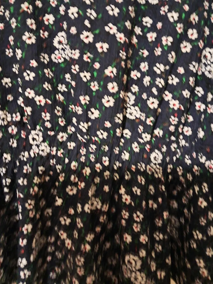 Ladies Clothing - Image 2