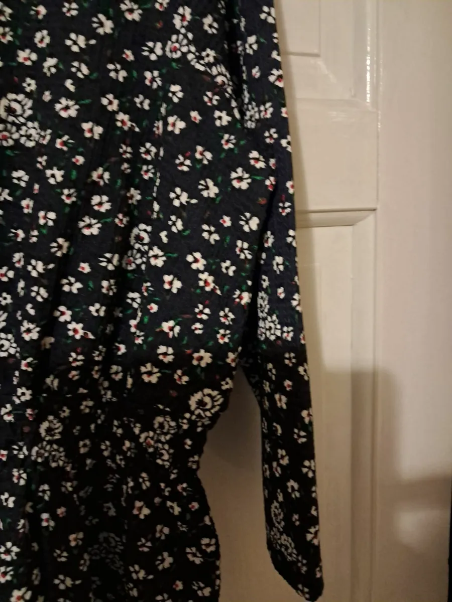 Ladies Clothing - Image 3