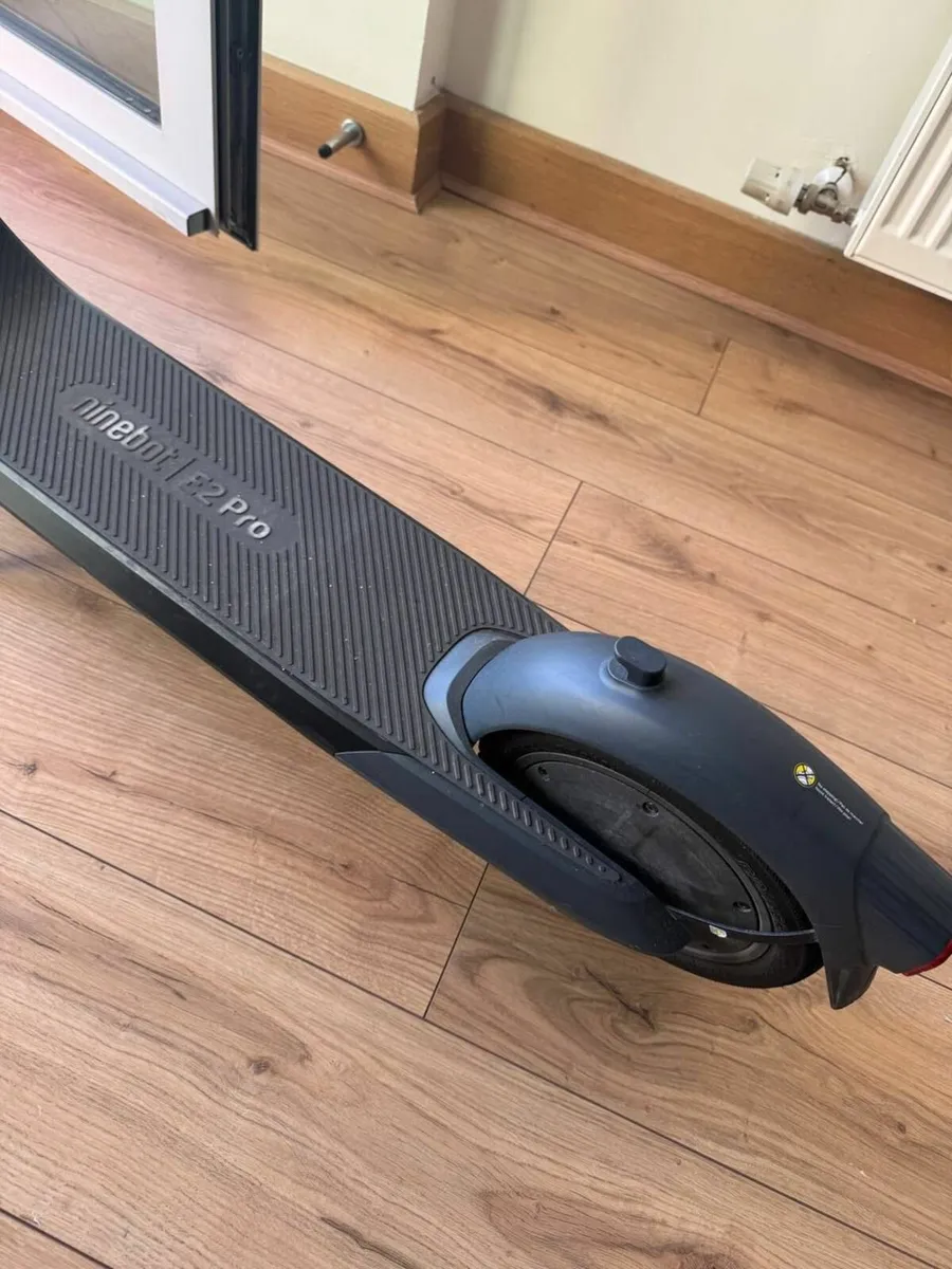 Segway Kickscooter E2 Pro D - Image 4