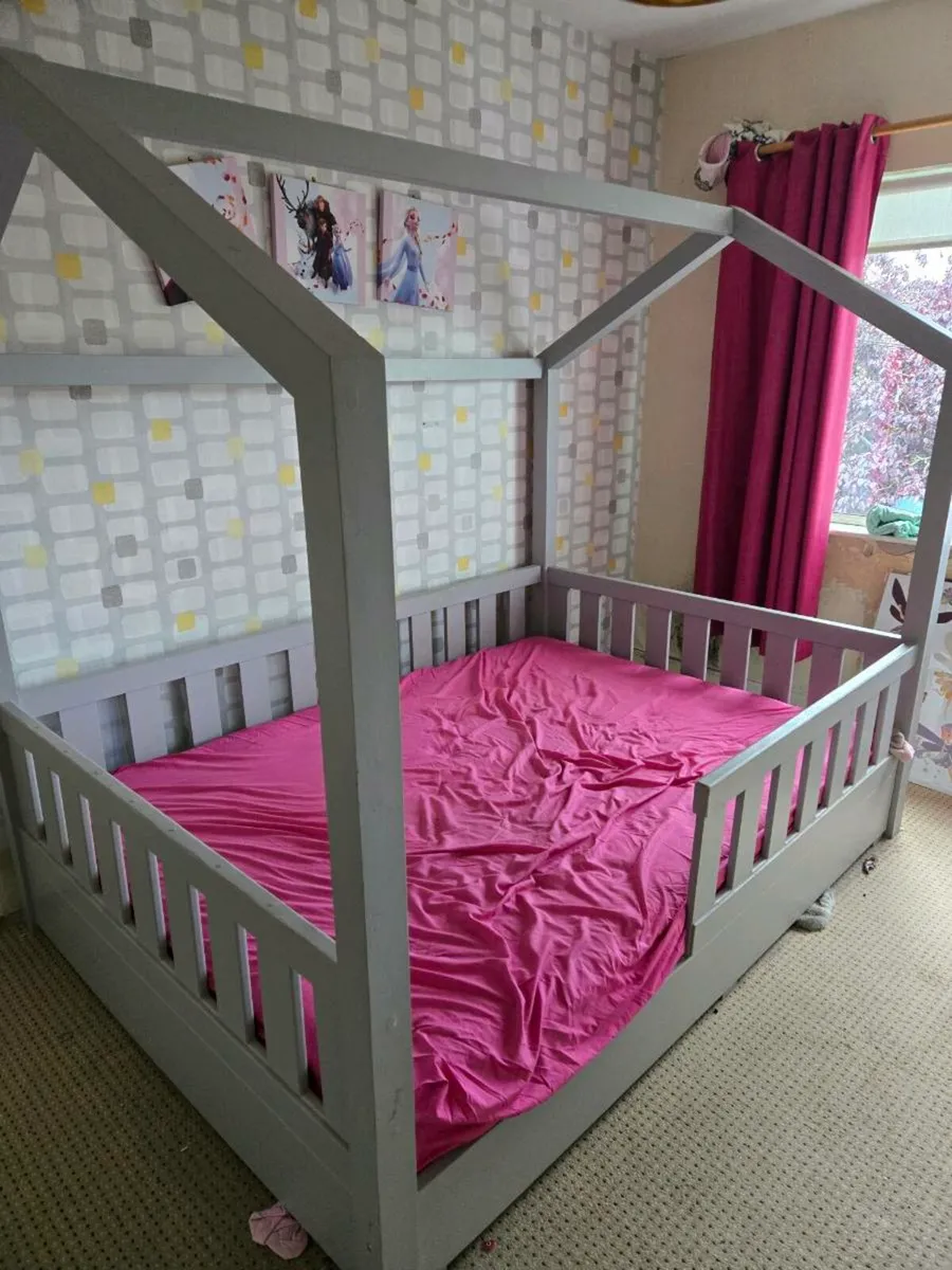 4ft 6  house bed frame - Image 2