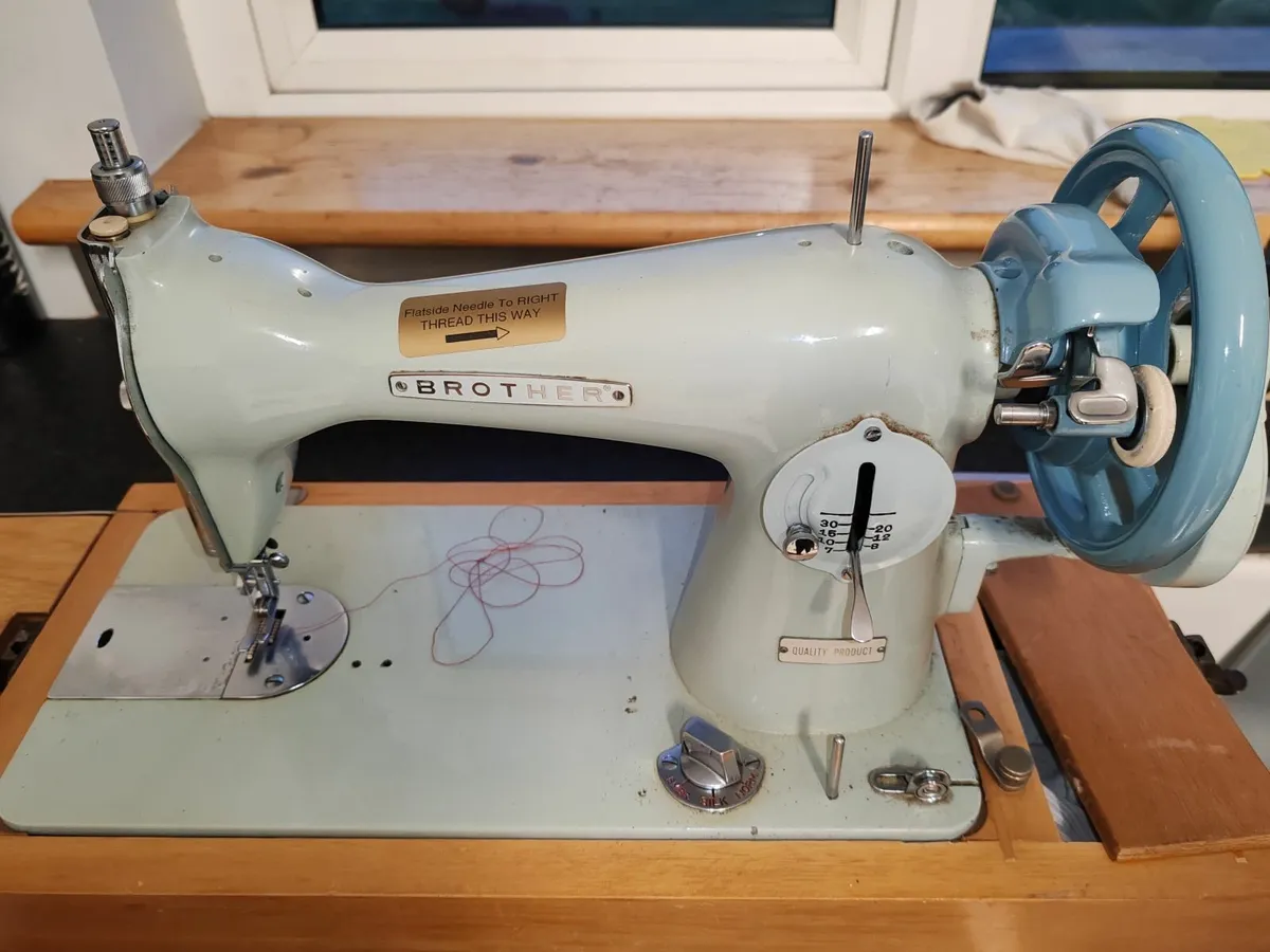 Brother sewing machine - Image 2