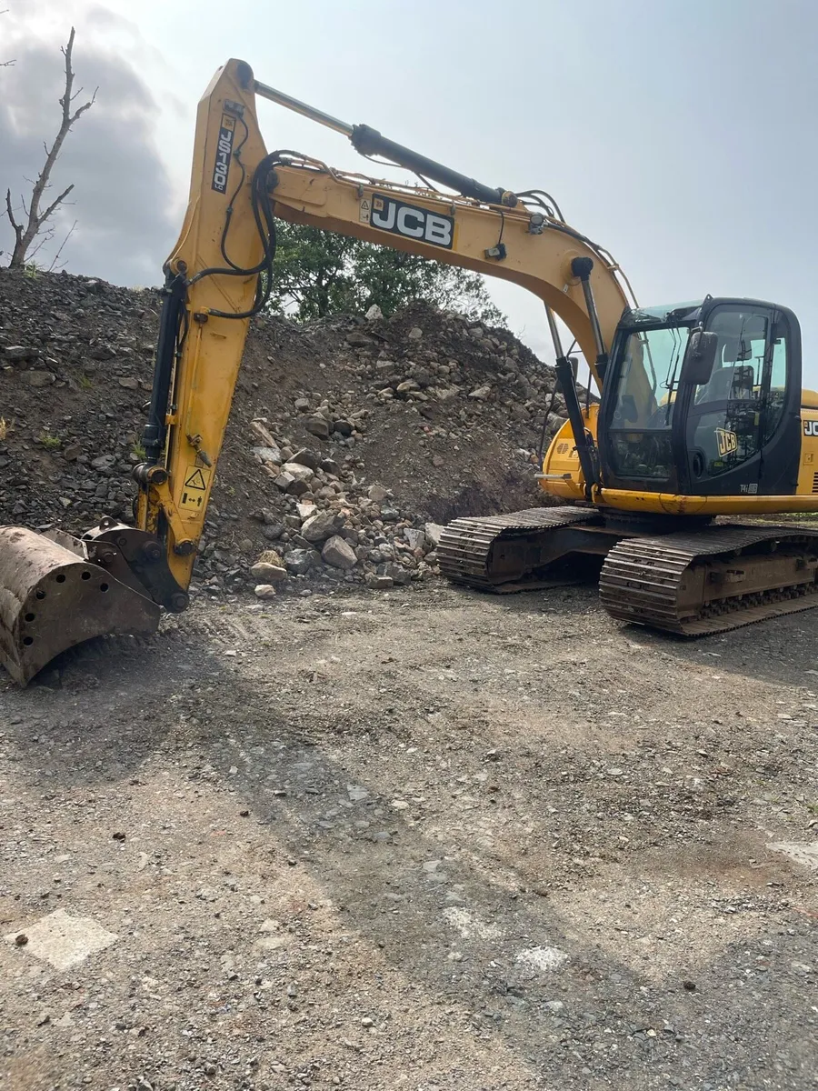 Digger hire - Image 2