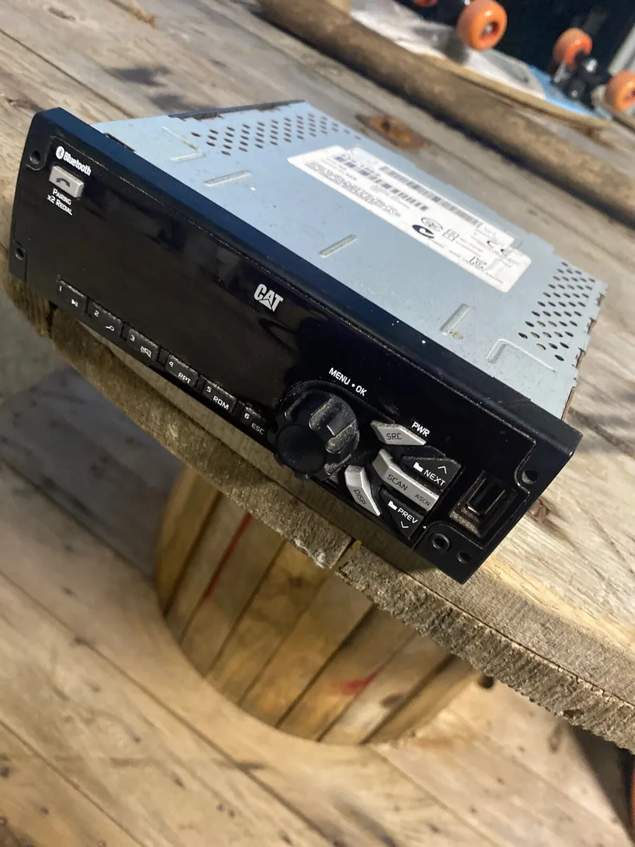 ‼️cat radio never used kept in shed ‼️ - Image 2