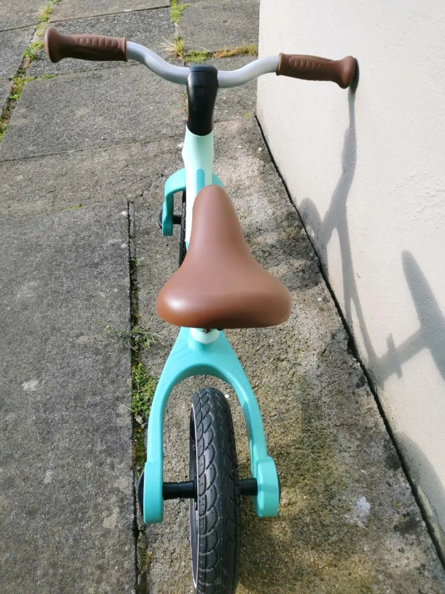 Globber balance bike for sale - Image 4