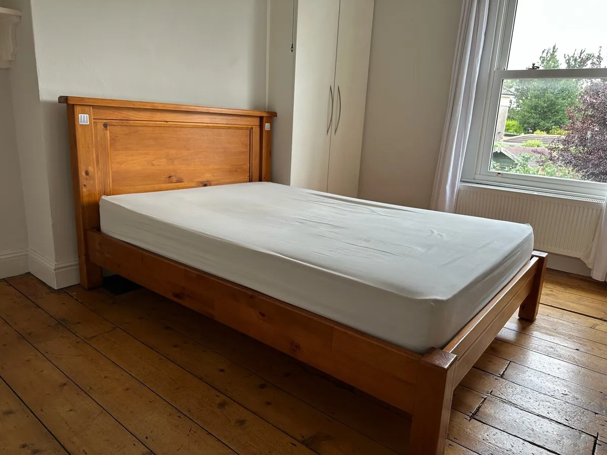 Double bed + bedside locker
