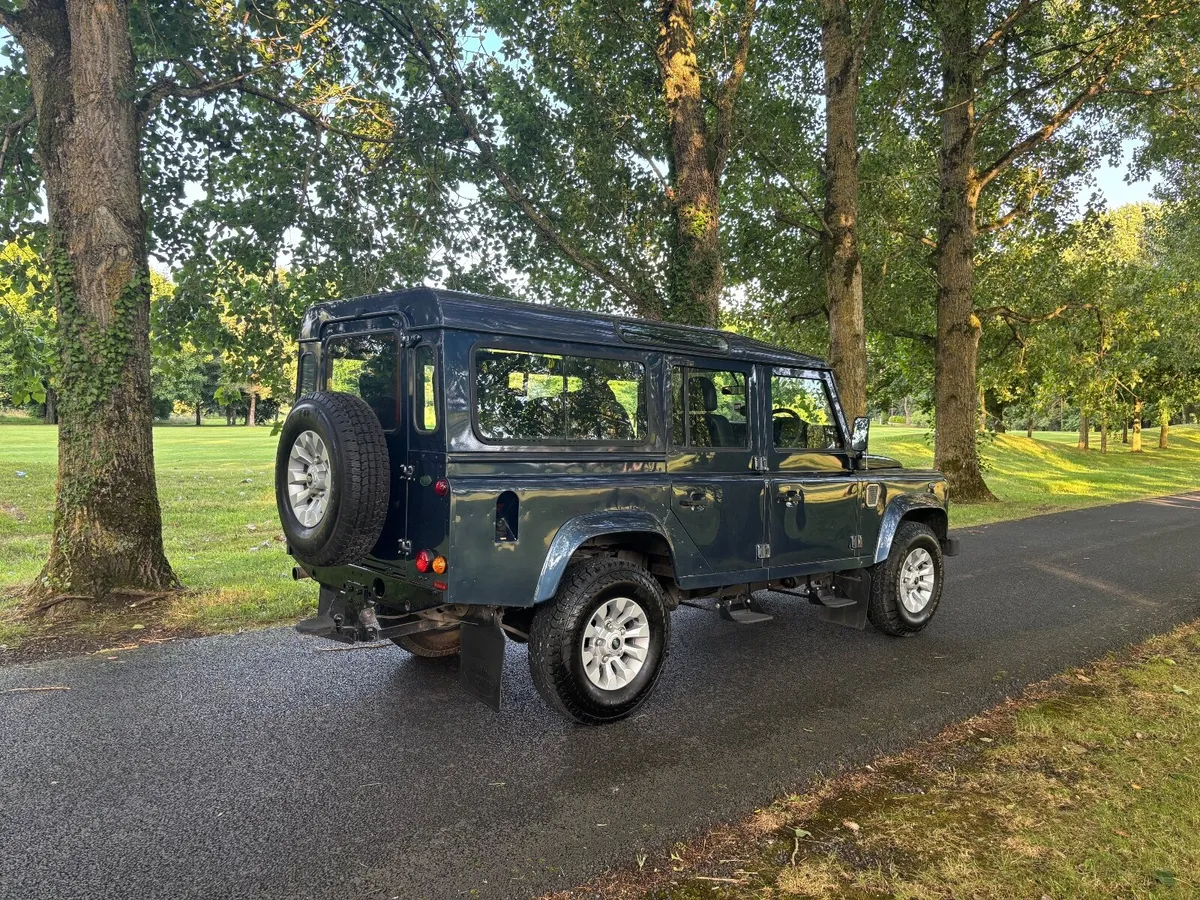 Land Rover Defender 110 CSW XS *7 Seats* *Mint* - Image 2