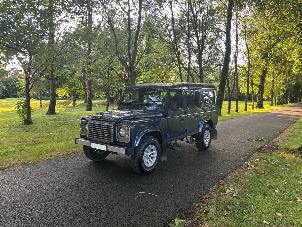 Land Rover Defender 110 CSW XS *7 Seats* *Mint* - Image 1