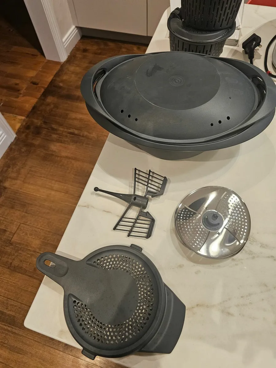 Thermomix TM6 with Thermomix Friend and Cutter - Image 4