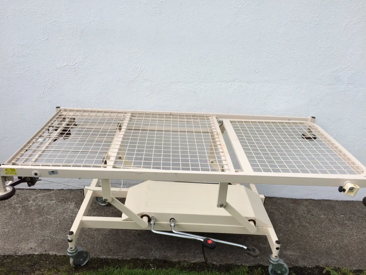 Hydraulic Table Bench - Image 1