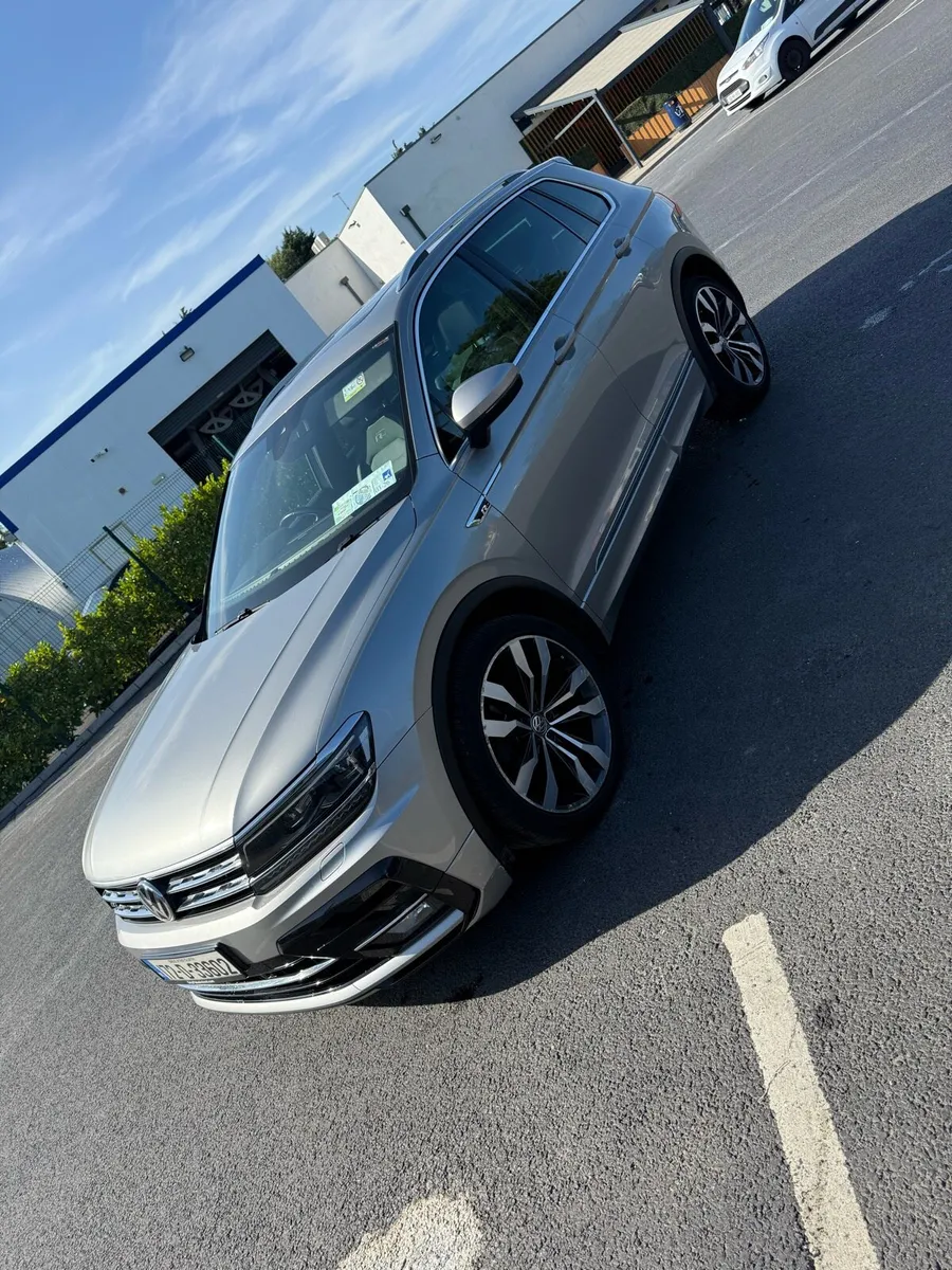 Full R LINE spec AUTOMATIC - Image 1