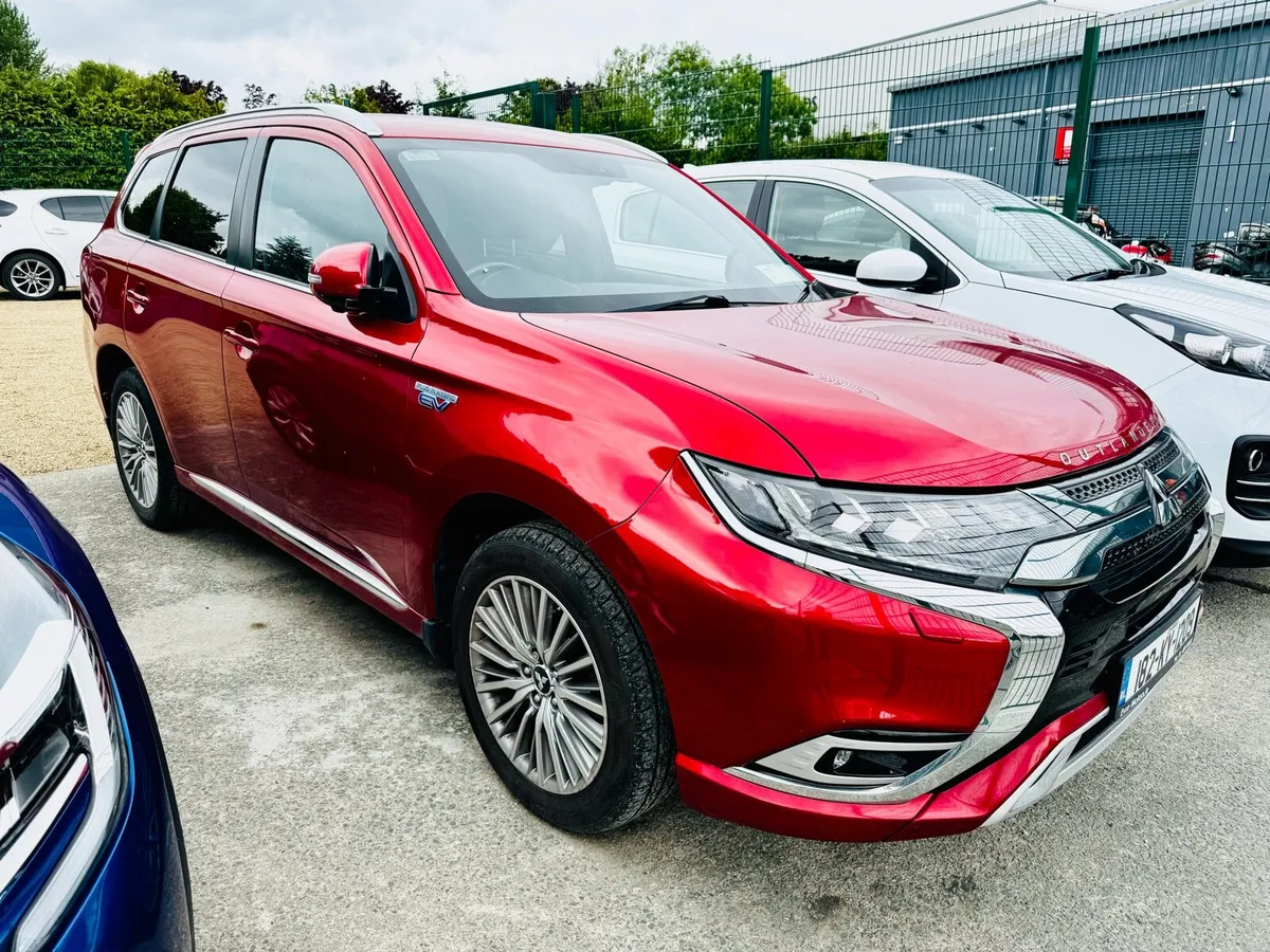 2018 Mitsubishi Outlander PHEV Plug in Hybrid - Image 1