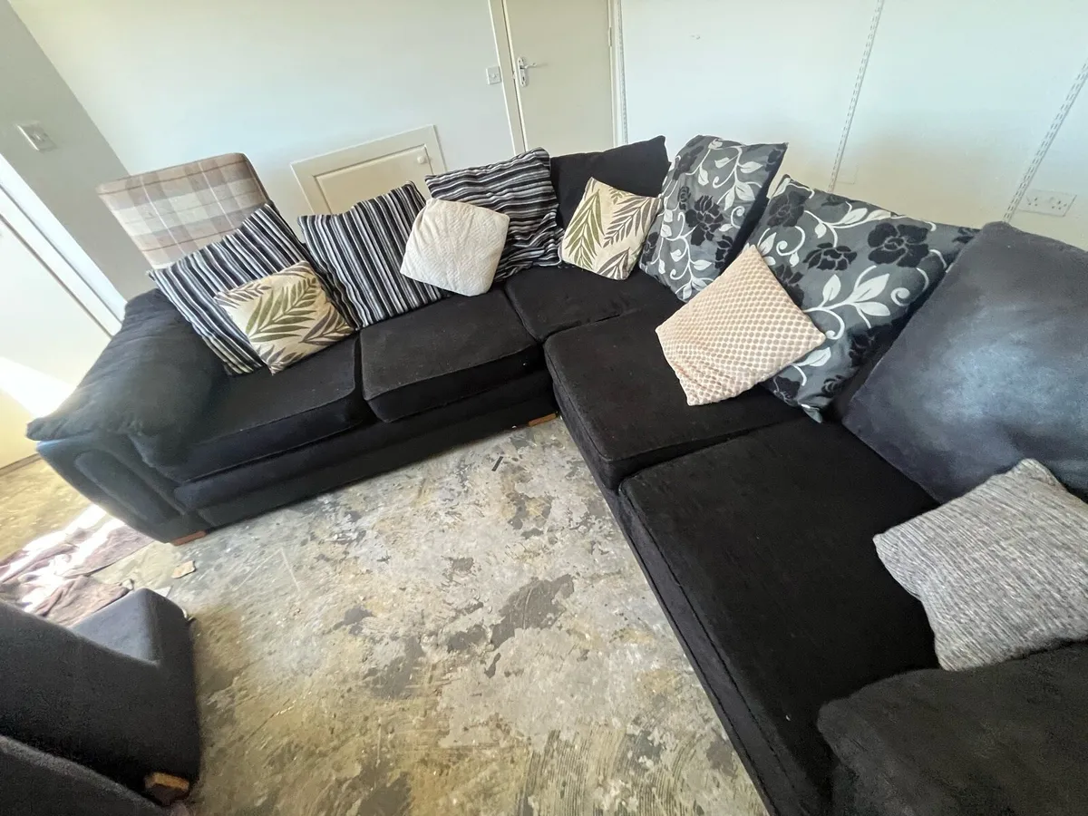 Black corner sofa L shaped delivery available - Image 4
