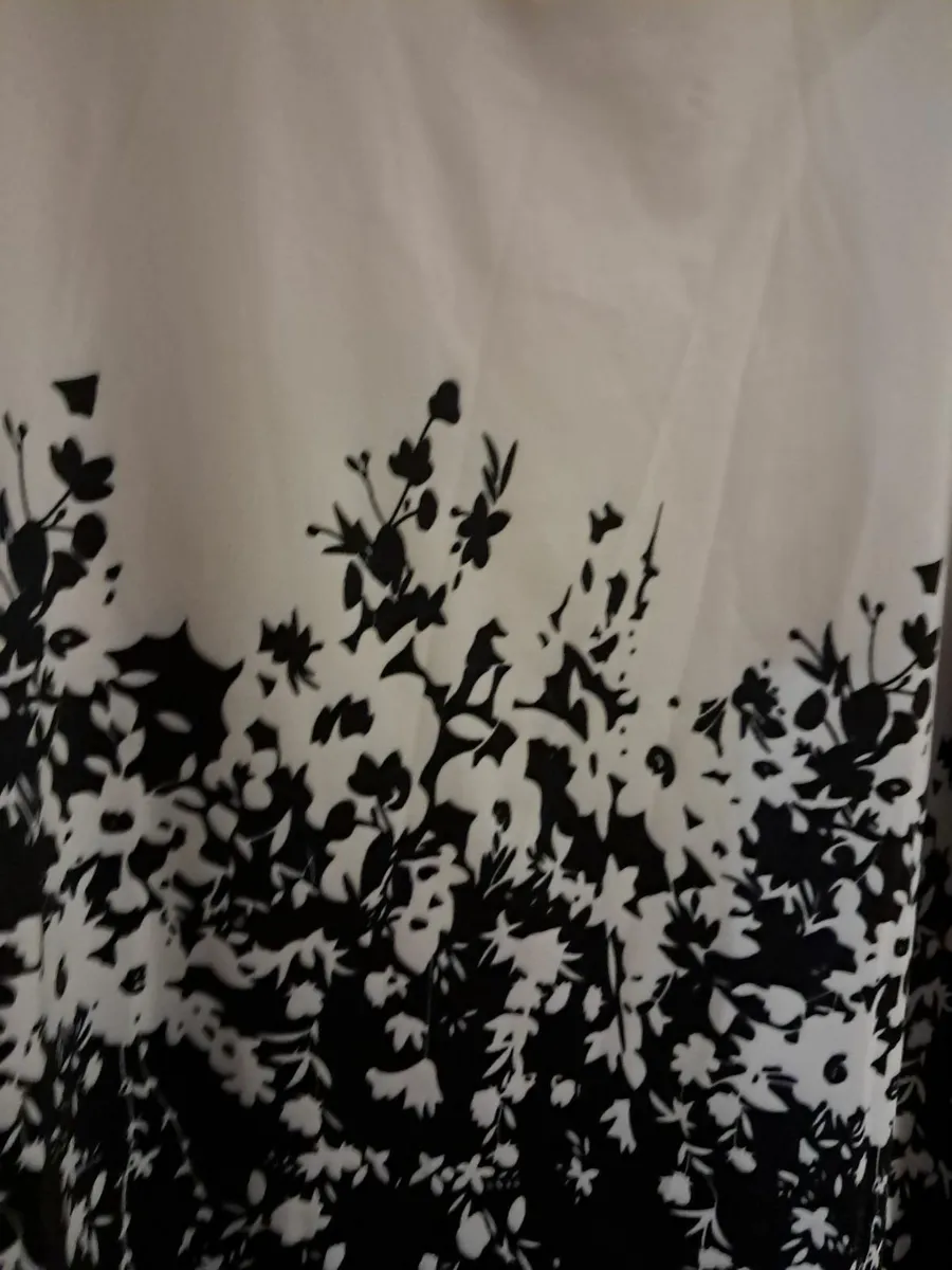 Ladies Clothing - Image 3
