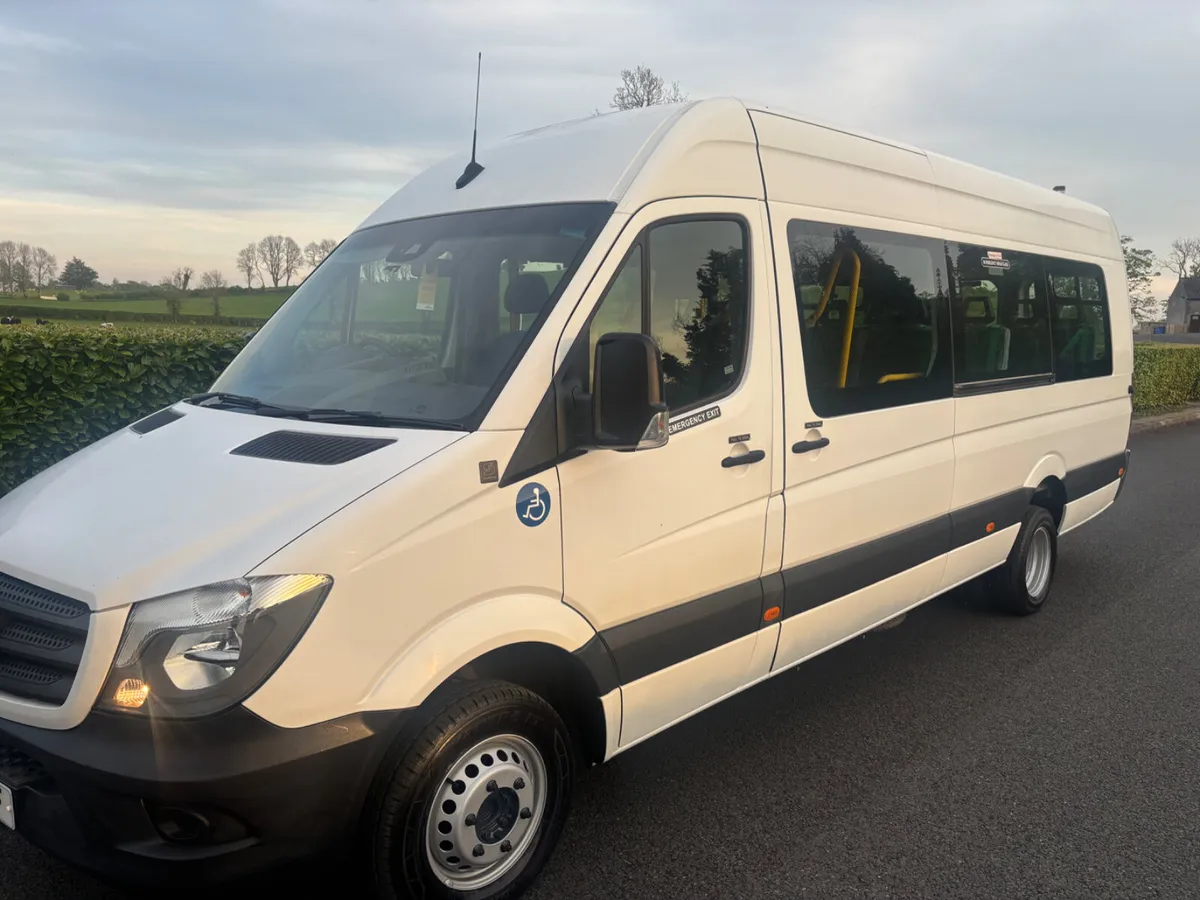 2018 MERCEDES SPRINTER MINIBUS WHEELCHAIR LIFT - Image 1