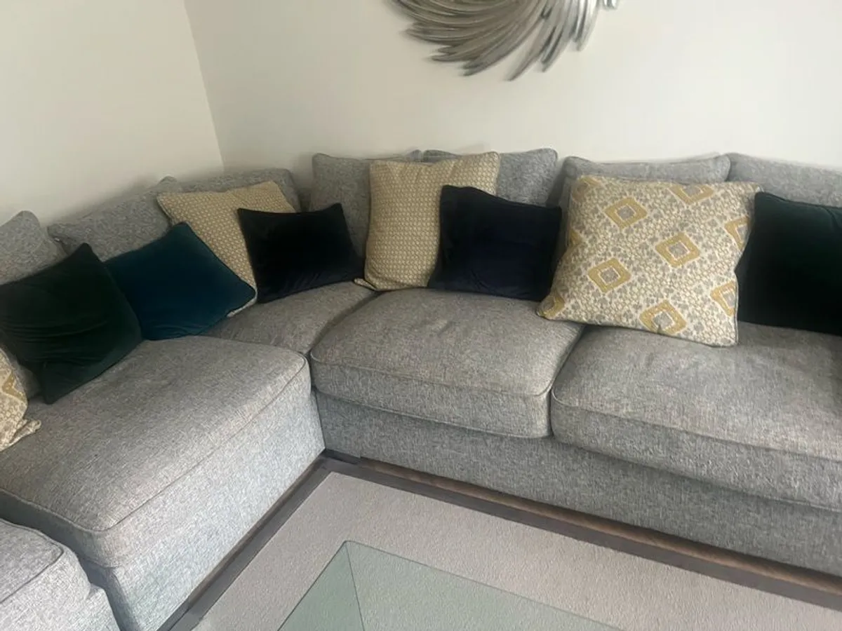 sofa - Image 1