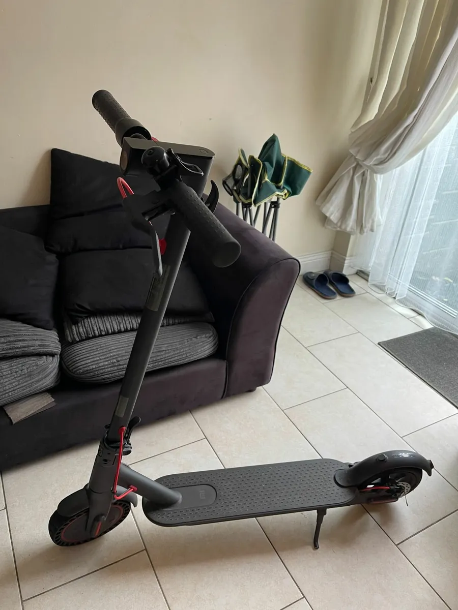 Xiaomi M365 Pro E-Scooter - Image 2
