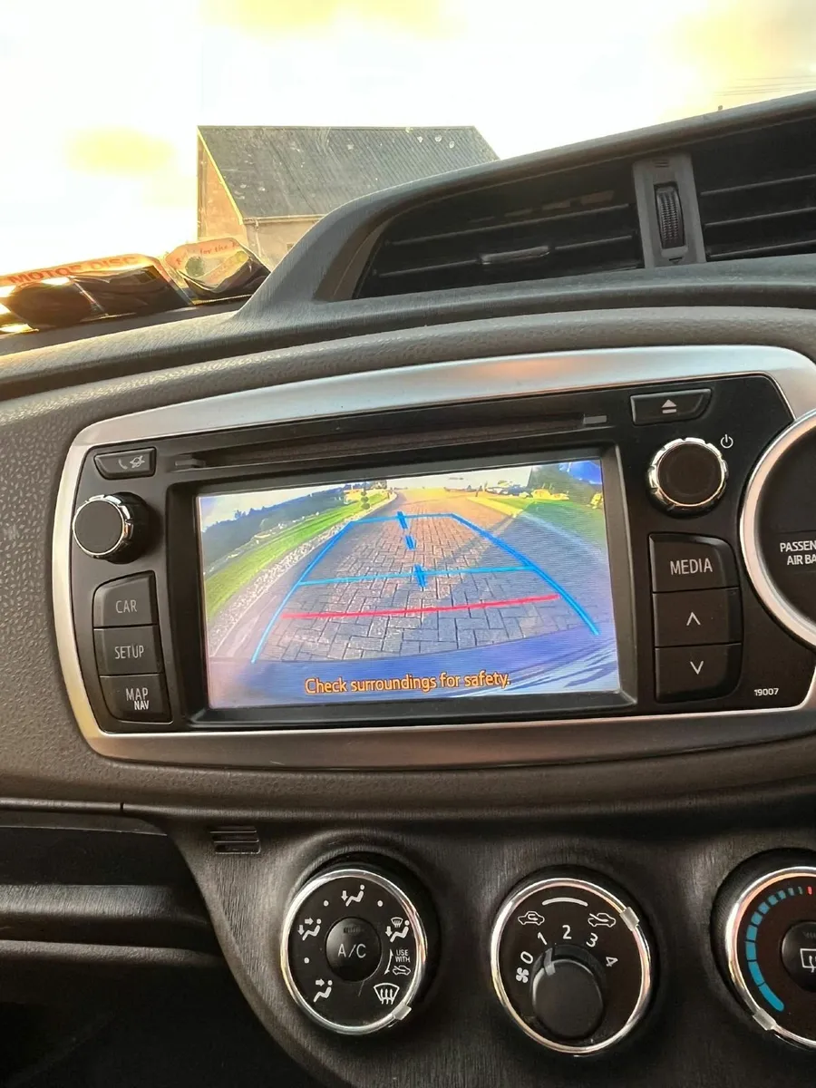 Toyota Yaris 2012 - Image 3