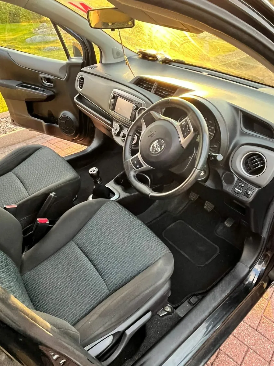 Toyota Yaris 2012 - Image 4