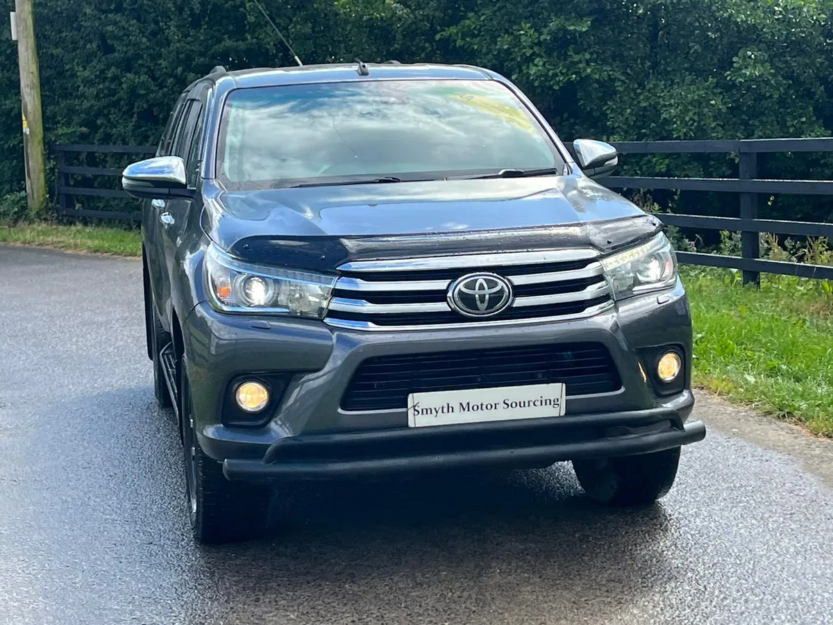 191 Toyota Hilux Invincible 2.4D4D Spotless***** - Image 3
