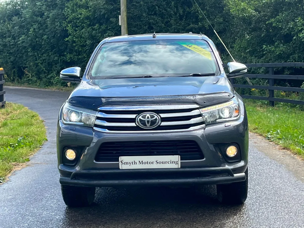 191 Toyota Hilux Invincible 2.4D4D Spotless***** - Image 4