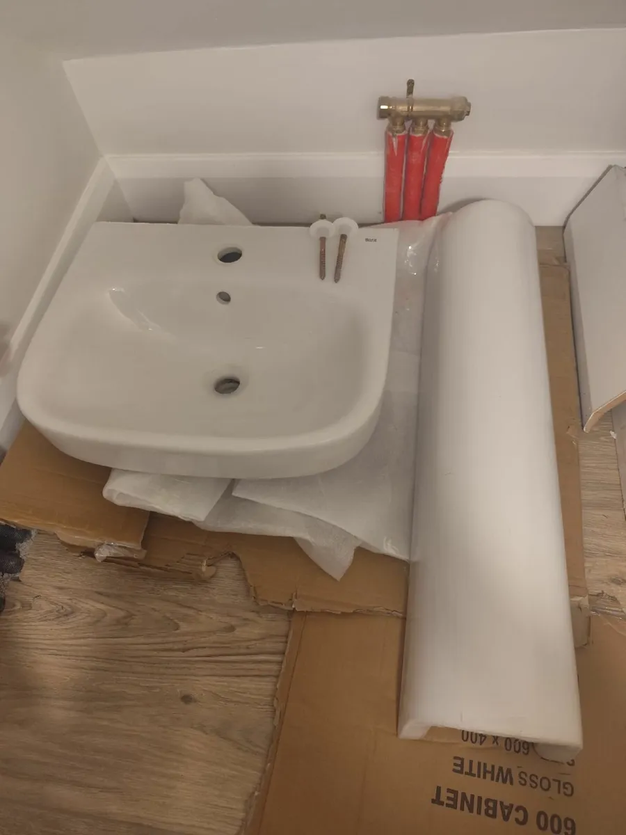 Bathroom Sink - Image 4