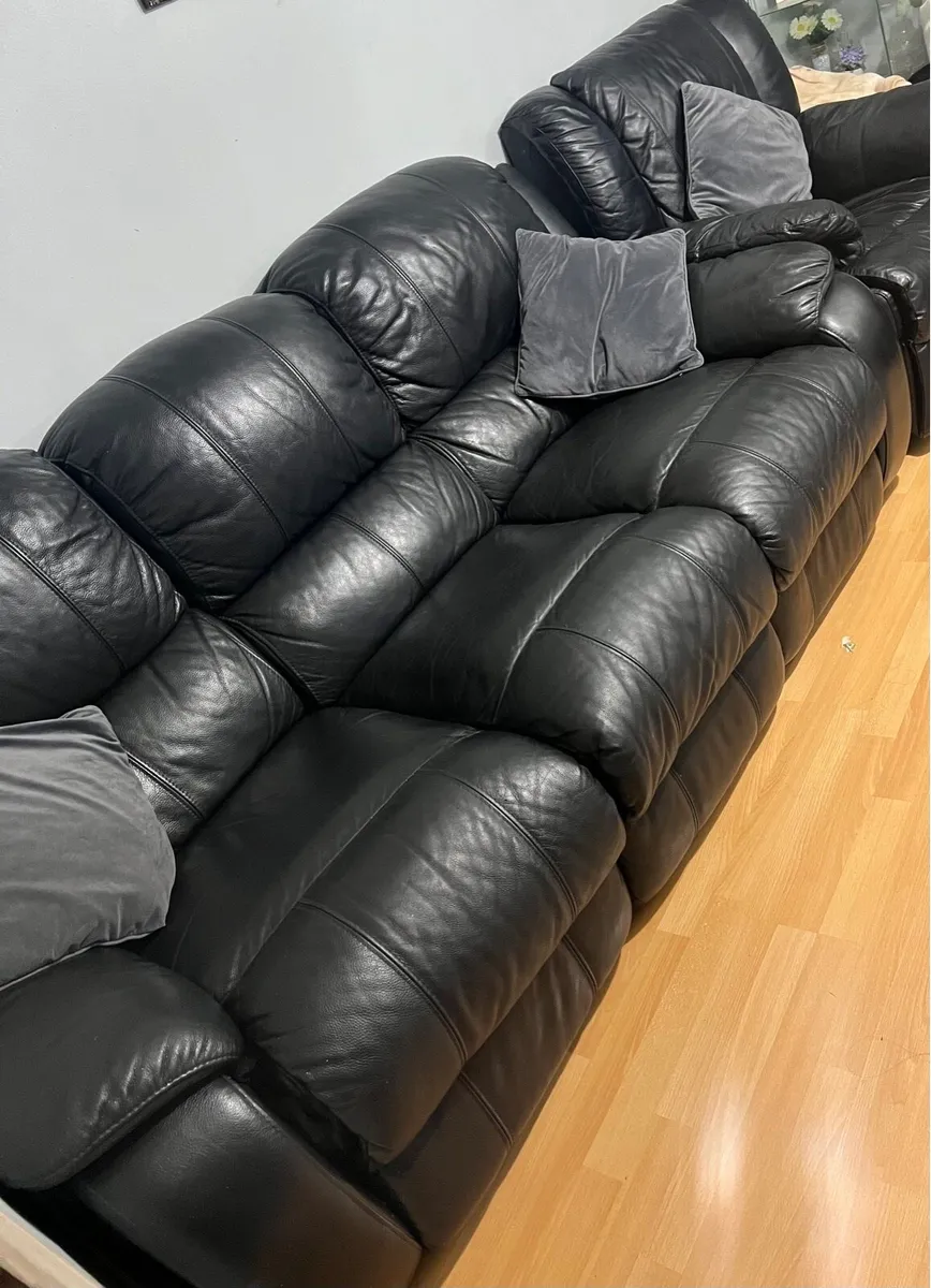 Leather sofa set - Image 1