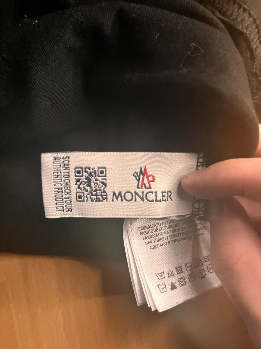 Black moncler t-shirt - Image 3