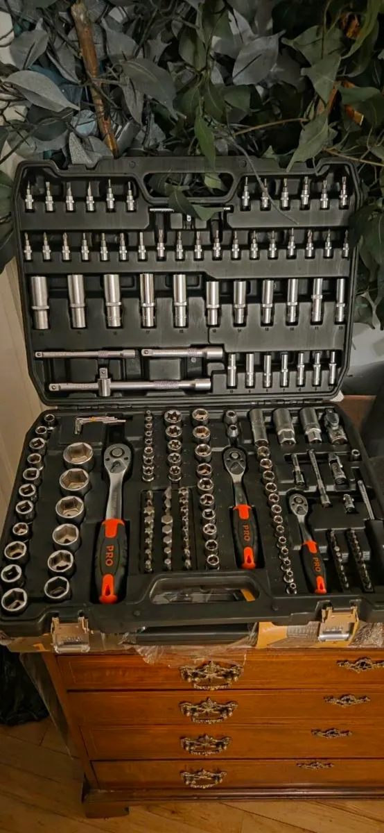 BIG BIG BIG SET OF socket brand new - Image 2