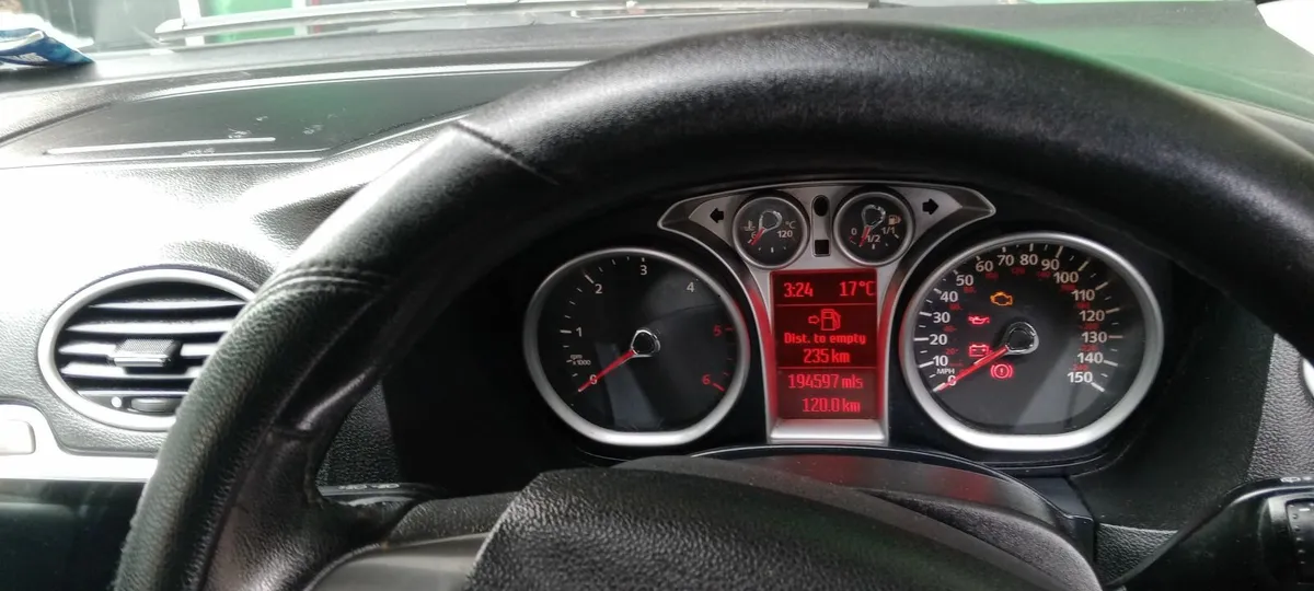 Ford Focus 2009 - Image 2