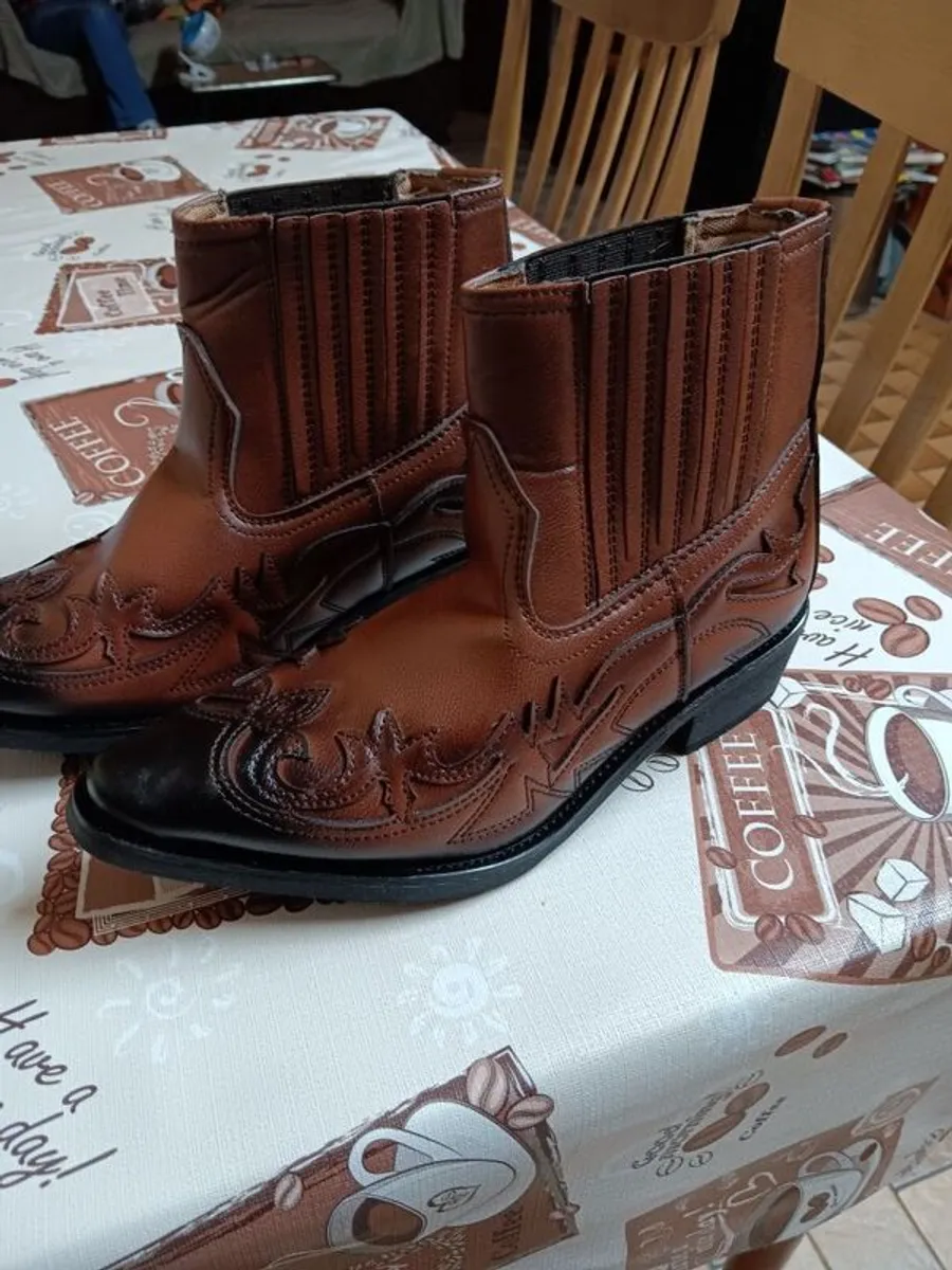 cowboy boots - Image 1