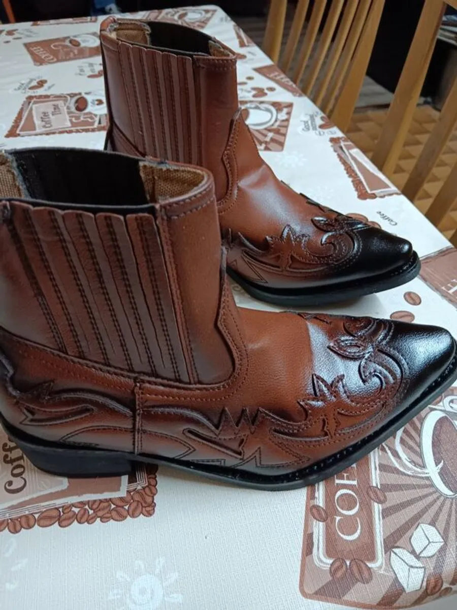 cowboy boots - Image 2