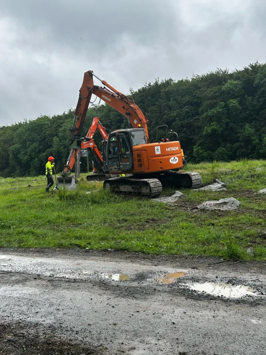 Hitachi zx135u - Image 3