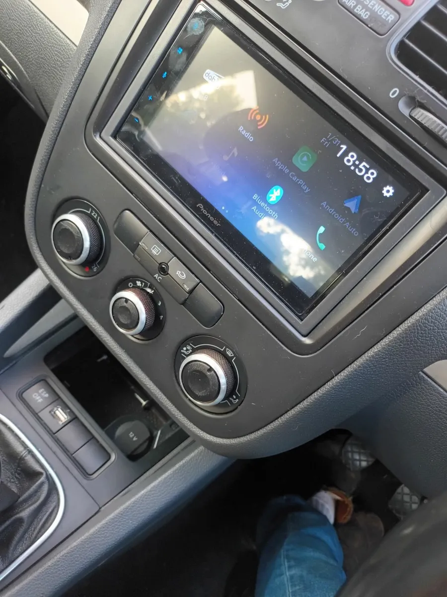 Volkswagen Golf 2008 - Image 2