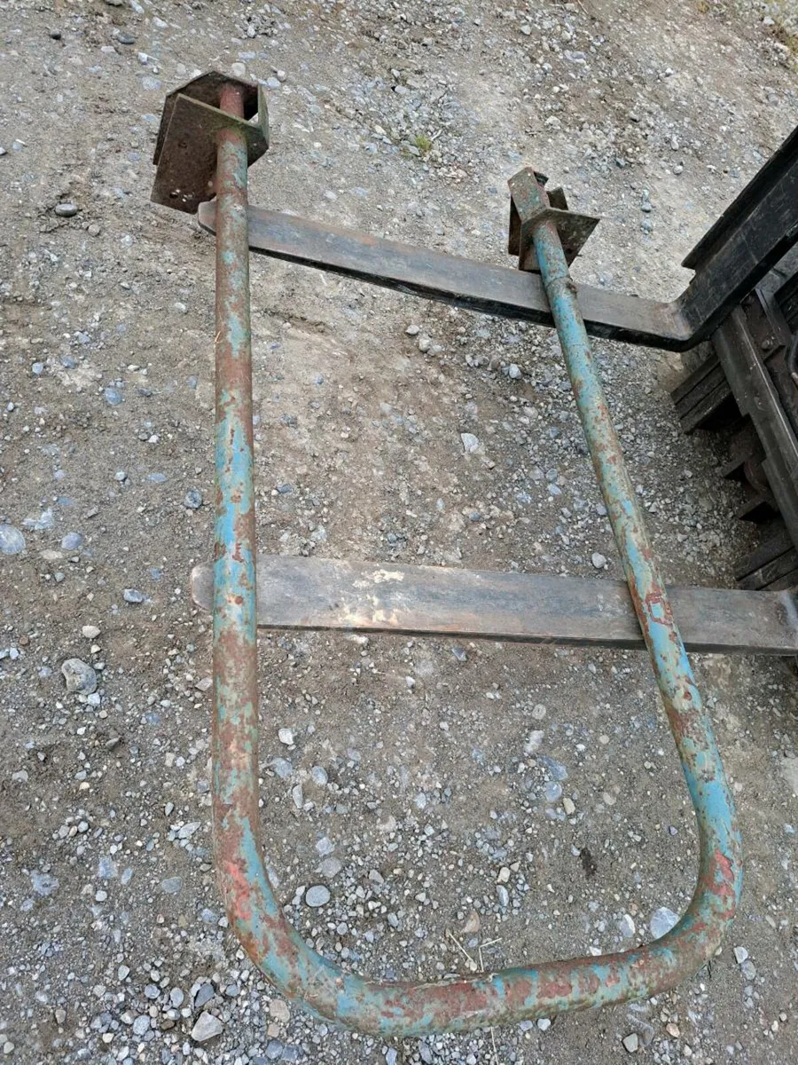 Roll bar