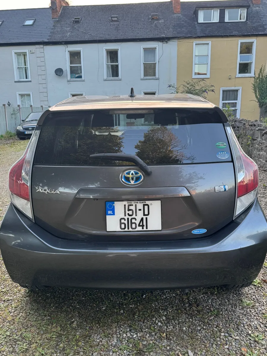 Toyota Aqua hybrid Automatic - Image 2