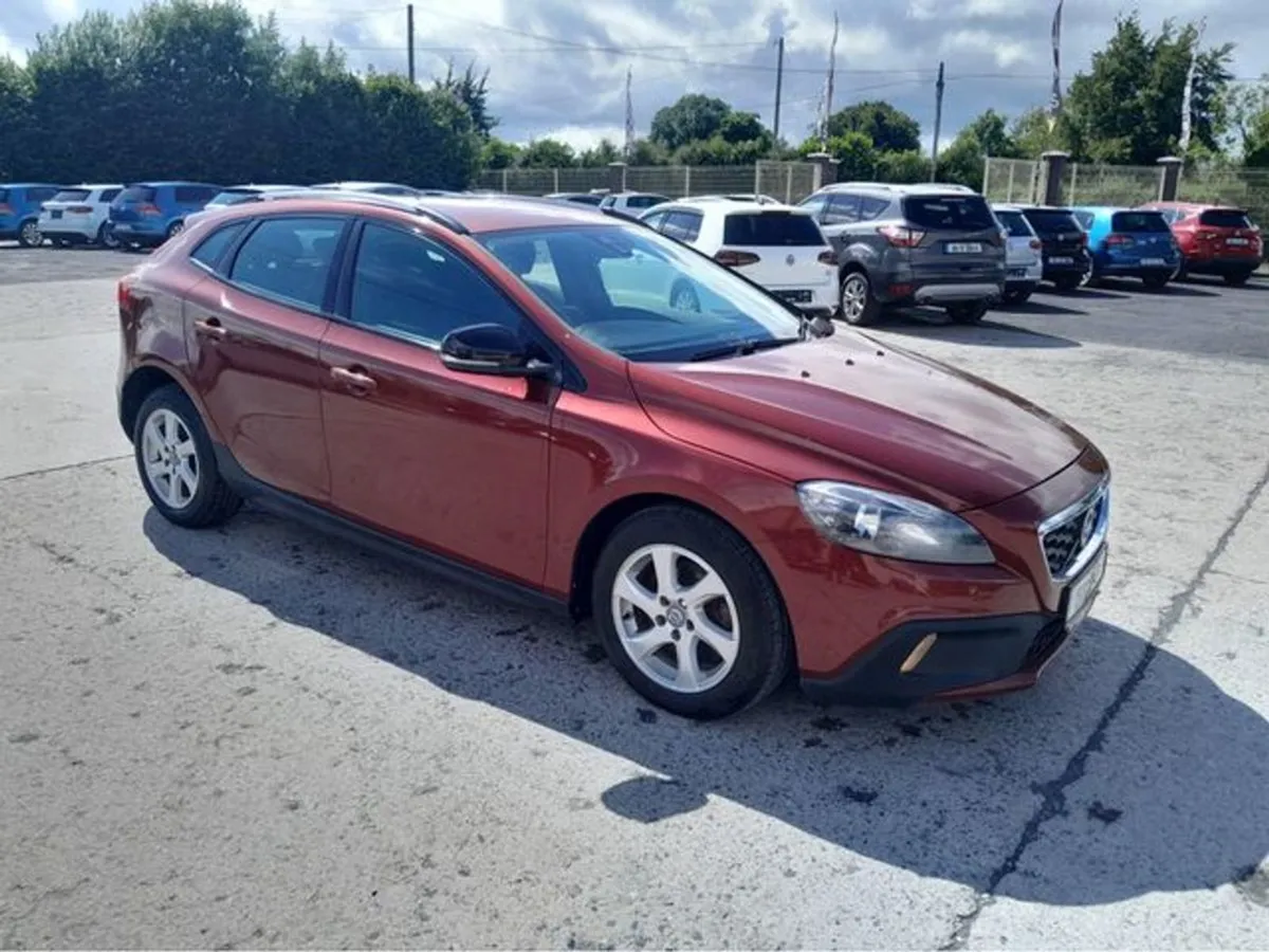 Volvo V40 1.6 D2 SE Cross Country 11 115 5DR 40 S - Image 2