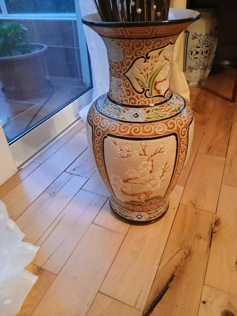 Large Japanese vase - Image 2