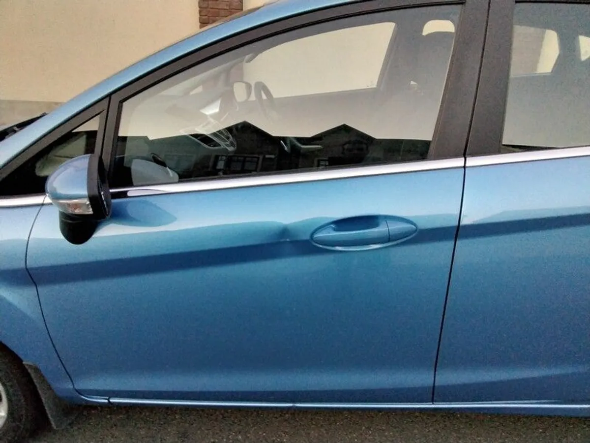 car - Image 4
