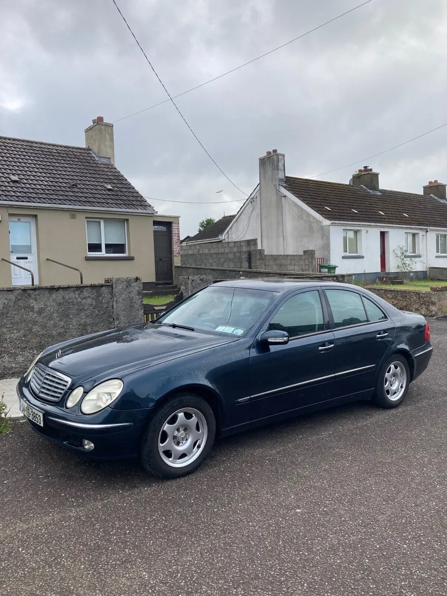 Mercedes-Benz E-Class 2004 - Image 1