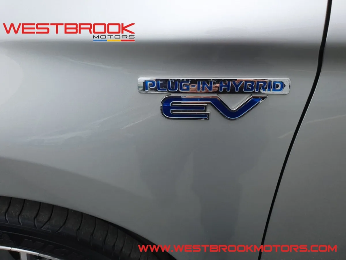 Mitsubishi Outlander 2.4 EXCEED PHEV HIGHEST SPEC - Image 4