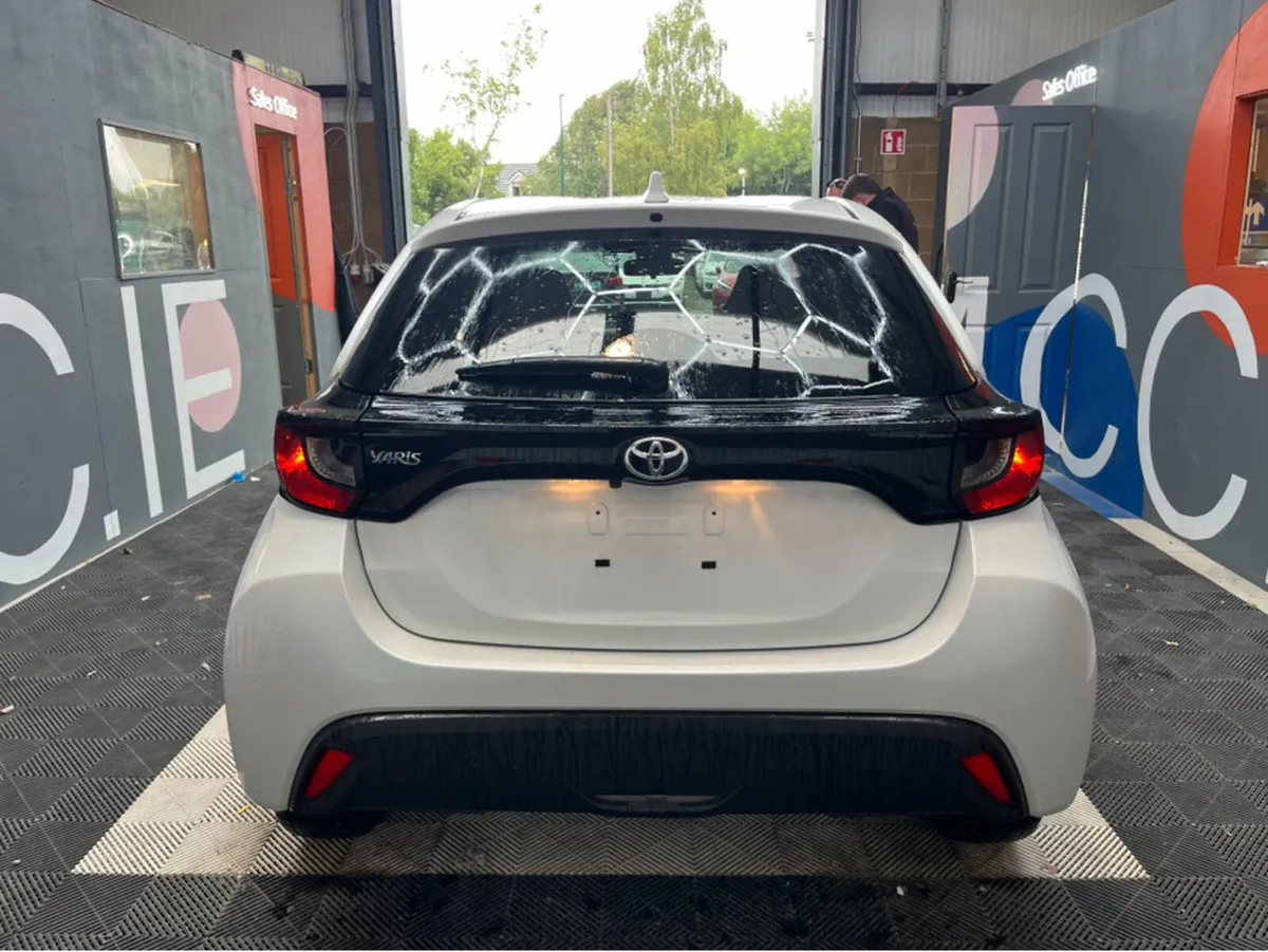 Toyota Yaris YARIS AUTOMATIC 1.0 PETROL / 25k KMs - Image 4