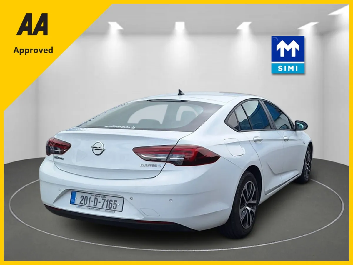 Opel Insignia GRAND SPORT SC 1.6 110PS//1 OWNER// - Image 4