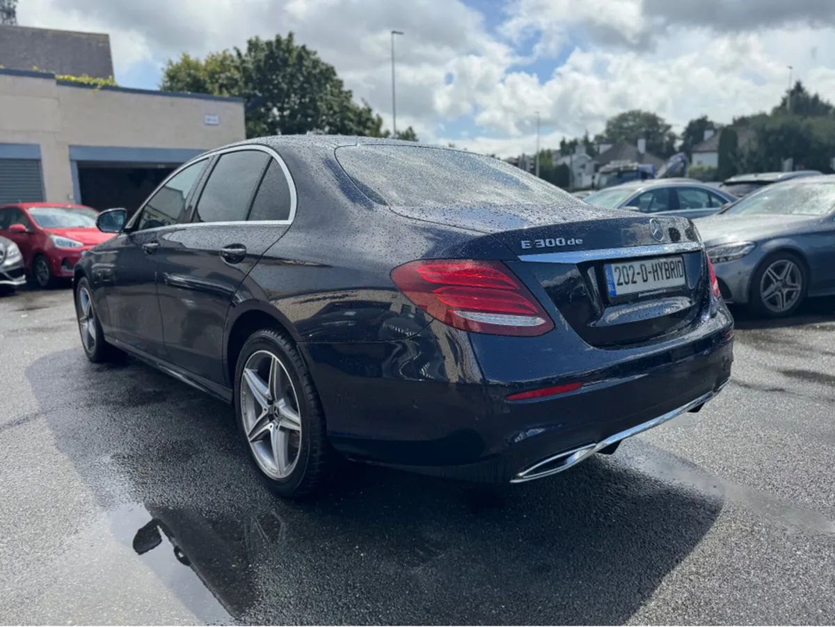 Mercedes-Benz E-Class E300DE AMG LINE PREMIUM - Image 3