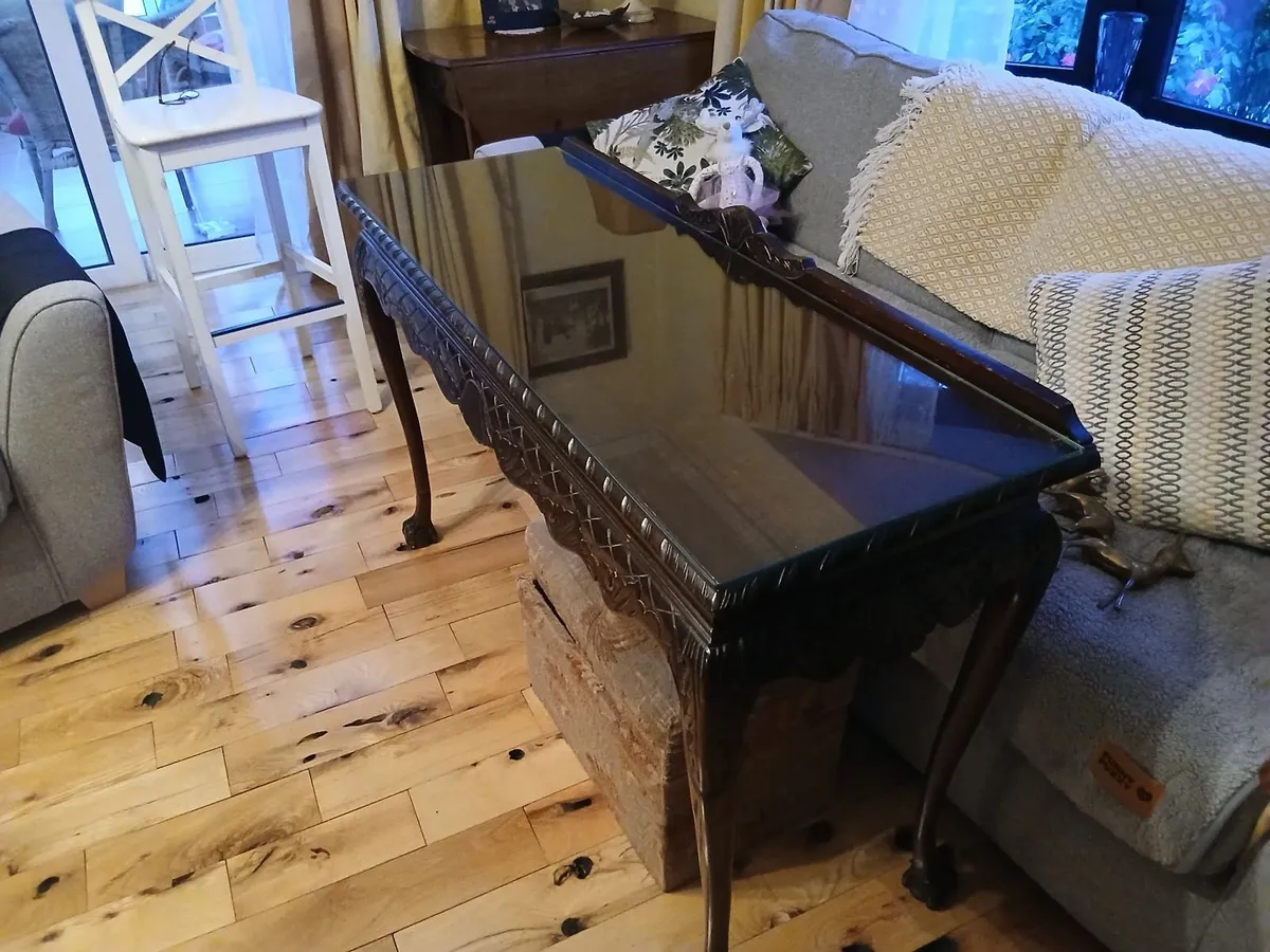Hall table with protective glass top - Image 3