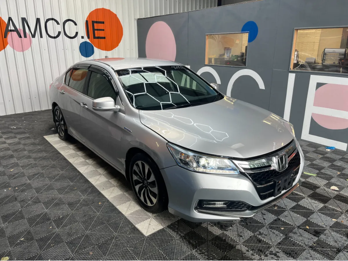 Honda Accord 2.0 HYBRID / 73k KMs / REVERSE CAMERA - Image 1